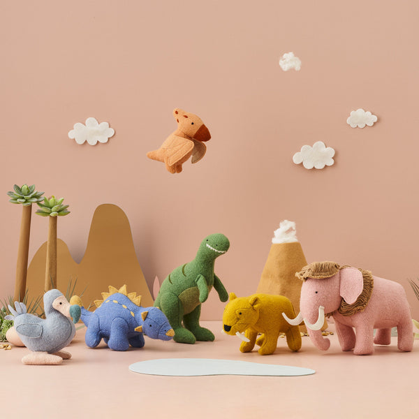 Palm-sized felted extinct animal toys. These 3 extinct animal toys make wonderful prompts for hours of imaginative play. Mammoth, Dodo and Saber Tooth Tiger toys,