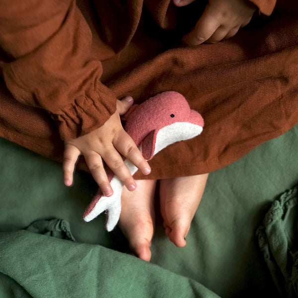 Set of plush felted ocean animal toys for kids. Set of small ocean animal toys featuring Whale, Dolphin and Stingray