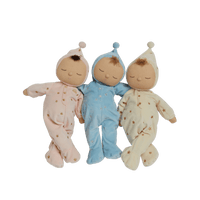 Beautiful plush doll, posable and perfectly weighted for calm. The Lullaby Lyra includes a pompom on their bonnet that plays a sleepy tune when pulled. This doll is suitable from birth.